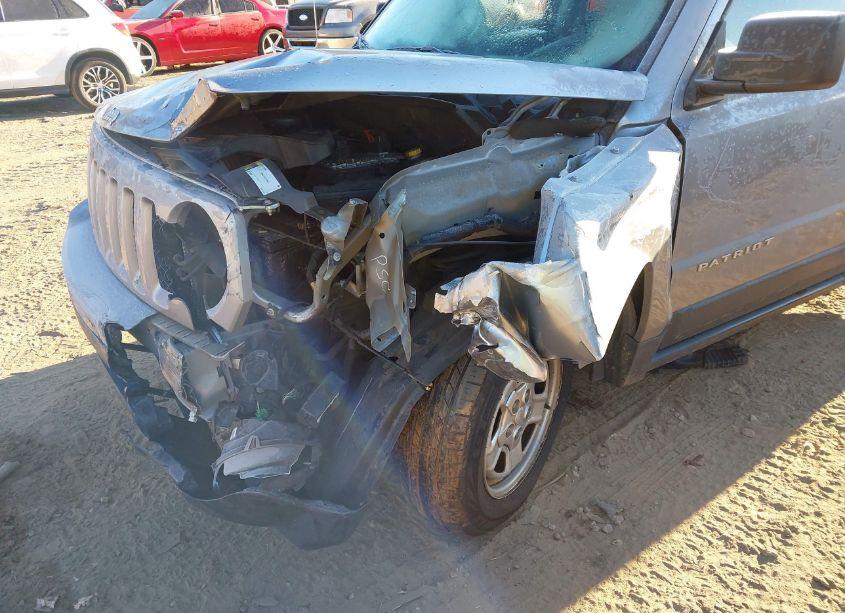 Photo 6 of 2015 Jeep Patriot SPORT (VIN 1C4NJRBB0FD408795)