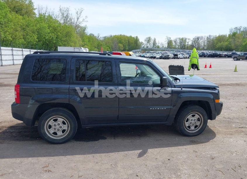Photo 13 of 2016 Jeep Patriot SPORT (VIN 1C4NJRBB0GD549884)