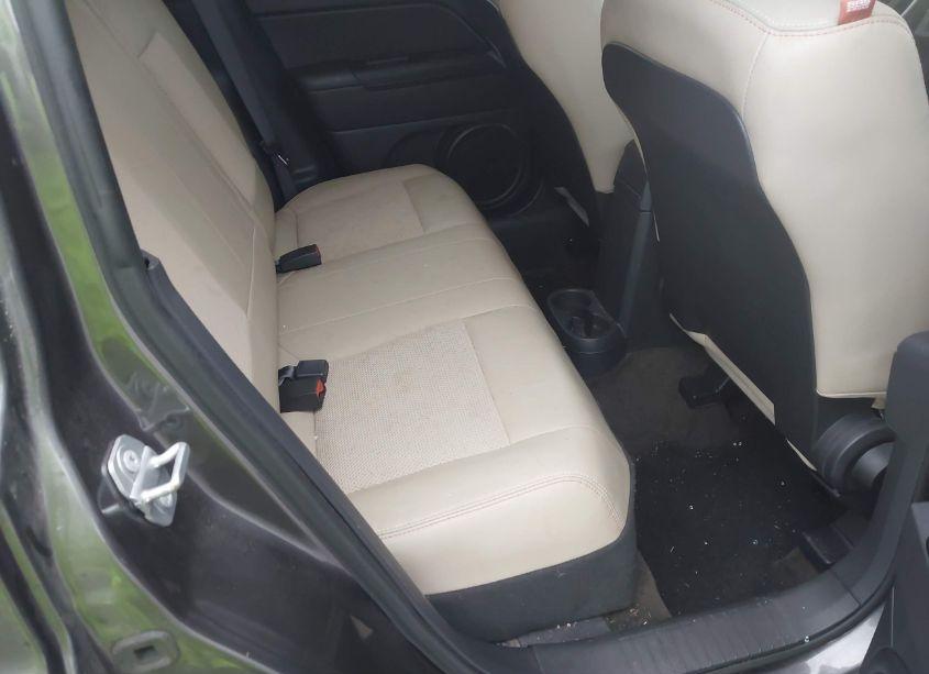 Photo 8 of 2016 Jeep Patriot 75TH ANNIVERSARY (VIN 1C4NJRBB0GD730984)