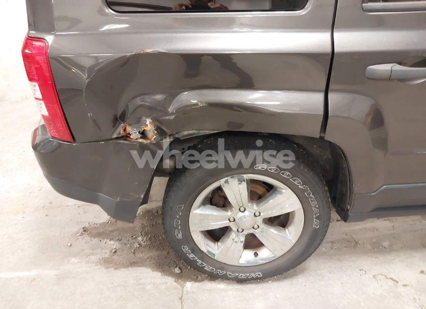 Photo 6 of 2016 Jeep Patriot SPORT (VIN 1C4NJRBB0GD746893)