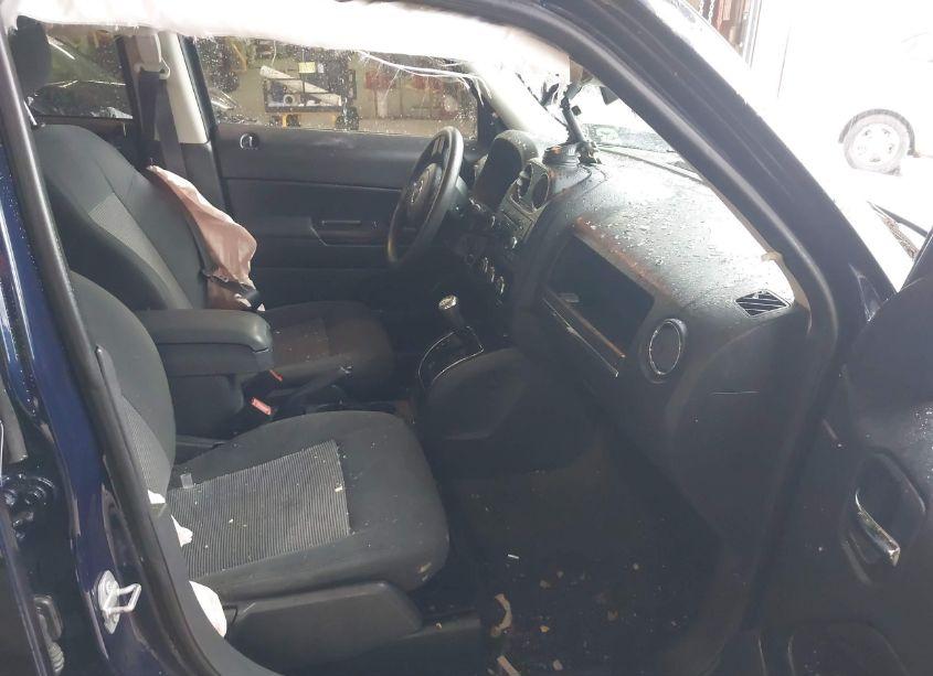 Photo 5 of 2016 Jeep Patriot SPORT (VIN 1C4NJRBB0GD779599)