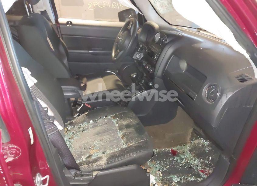 Photo 5 of 2014 Jeep Patriot SPORT (VIN 1C4NJRBB1ED728433)