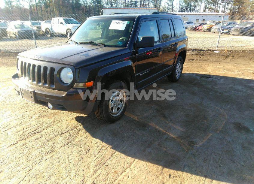 Photo 2 of 2014 Jeep Patriot SPORT (VIN 1C4NJRBB1ED797901)