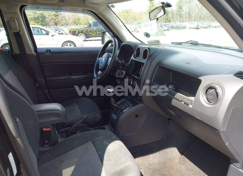 Photo 5 of 2014 Jeep Patriot SPORT (VIN 1C4NJRBB1ED811019)