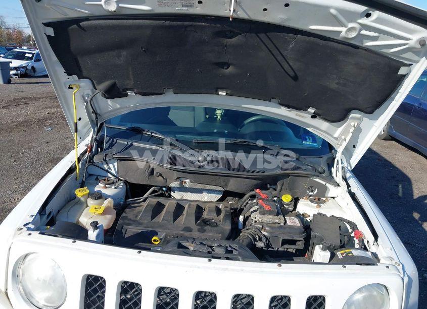 Photo 10 of 2014 Jeep Patriot SPORT (VIN 1C4NJRBB1ED828872)