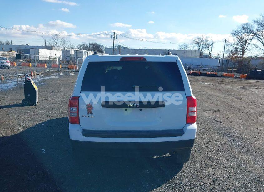 Photo 16 of 2014 Jeep Patriot SPORT (VIN 1C4NJRBB1ED828872)