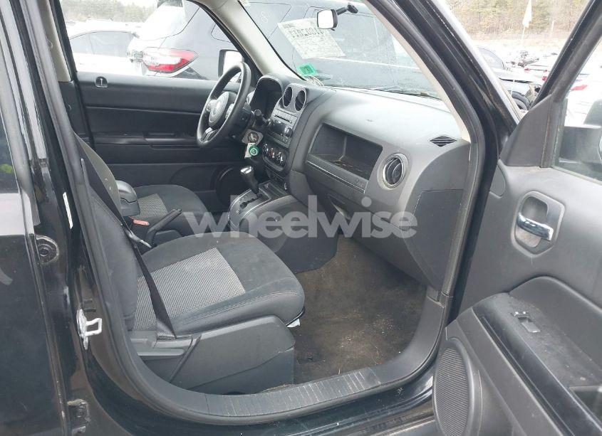 Photo 5 of 2014 Jeep Patriot SPORT (VIN 1C4NJRBB1ED852878)