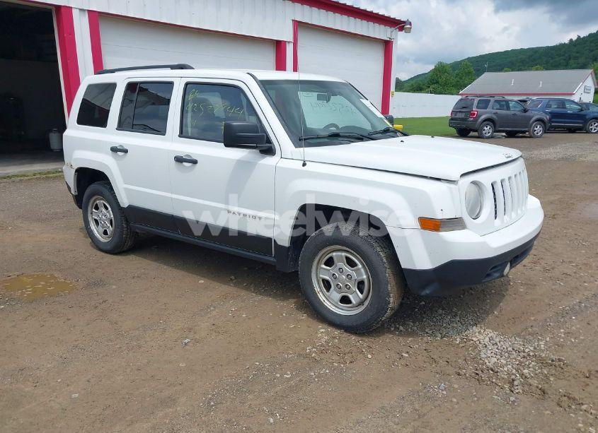 2014 Jeep Patriot SPORT (VIN 1C4NJRBB1ED924355) main photo