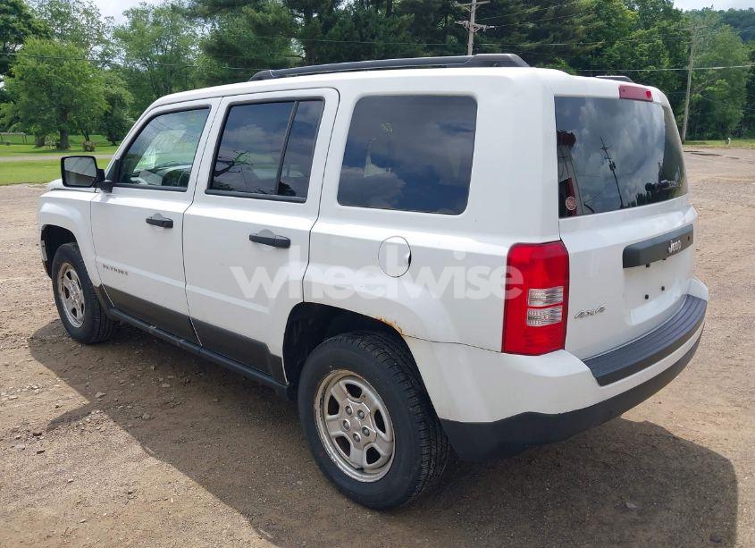 Photo 3 of 2014 Jeep Patriot SPORT (VIN 1C4NJRBB1ED924355)