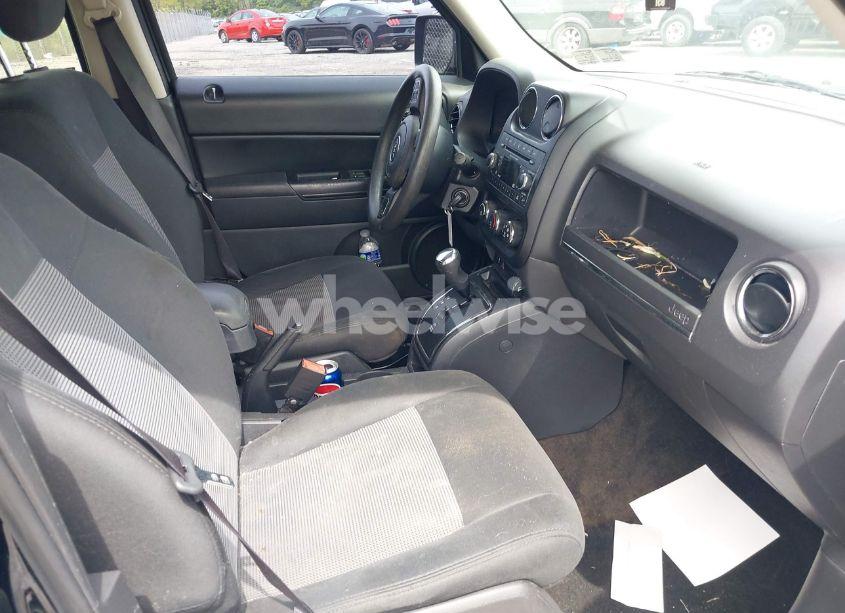 Photo 5 of 2015 Jeep Patriot SPORT (VIN 1C4NJRBB1FD121420)