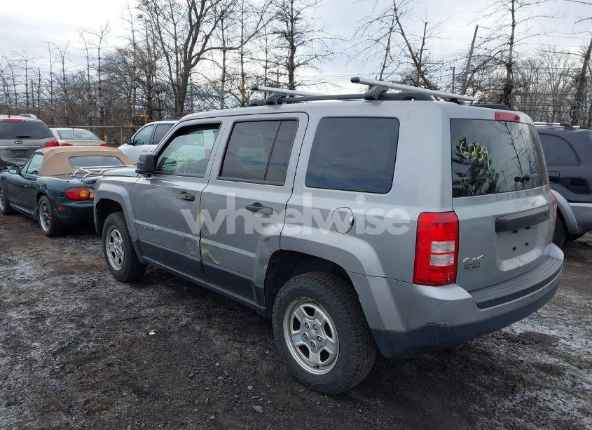 Photo 3 of 2015 Jeep Patriot SPORT (VIN 1C4NJRBB1FD135785)