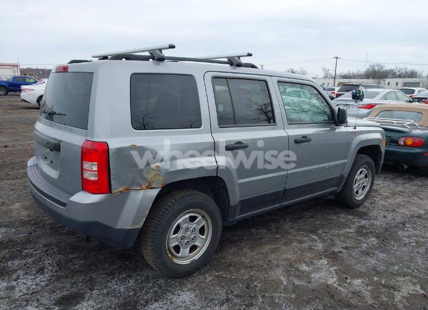 Photo 4 of 2015 Jeep Patriot SPORT (VIN 1C4NJRBB1FD135785)