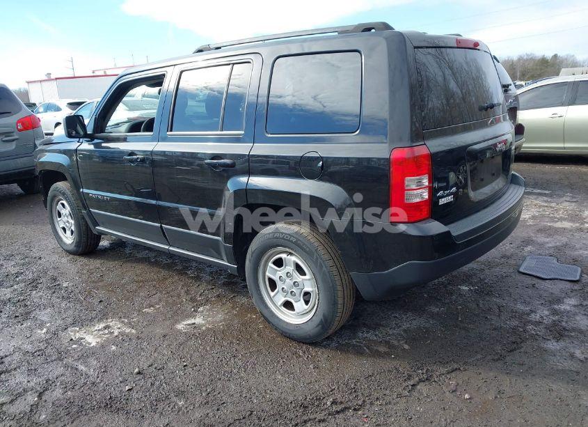 Photo 3 of 2014 Jeep Patriot SPORT (VIN 1C4NJRBB2ED604073)