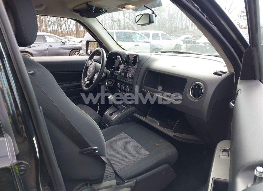 Photo 5 of 2014 Jeep Patriot SPORT (VIN 1C4NJRBB2ED604073)