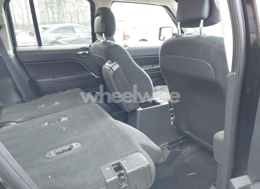Photo 8 of 2014 Jeep Patriot SPORT (VIN 1C4NJRBB2ED604073)