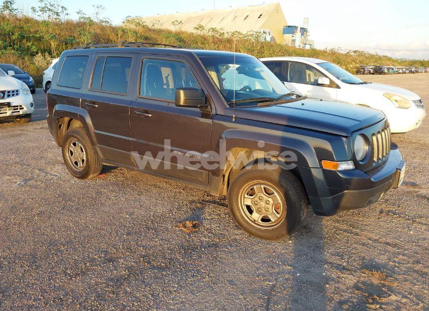 2014 Jeep Patriot SPORT (VIN 1C4NJRBB2ED817640) main photo