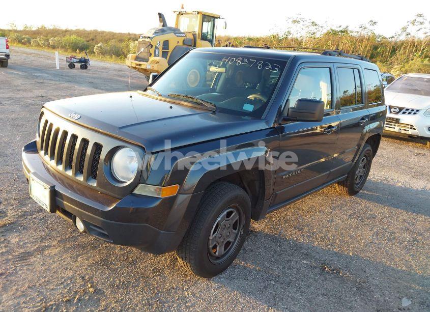 Photo 2 of 2014 Jeep Patriot SPORT (VIN 1C4NJRBB2ED817640)