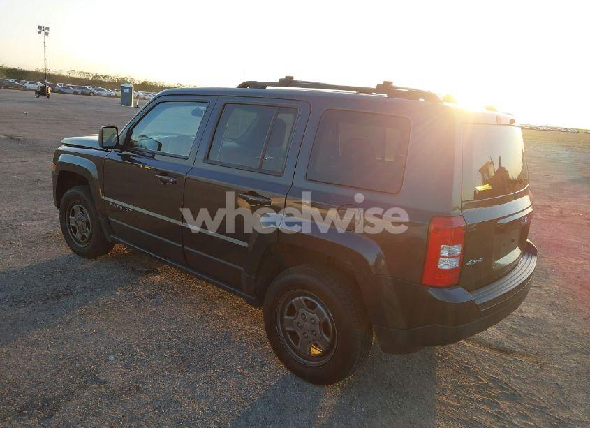 Photo 3 of 2014 Jeep Patriot SPORT (VIN 1C4NJRBB2ED817640)