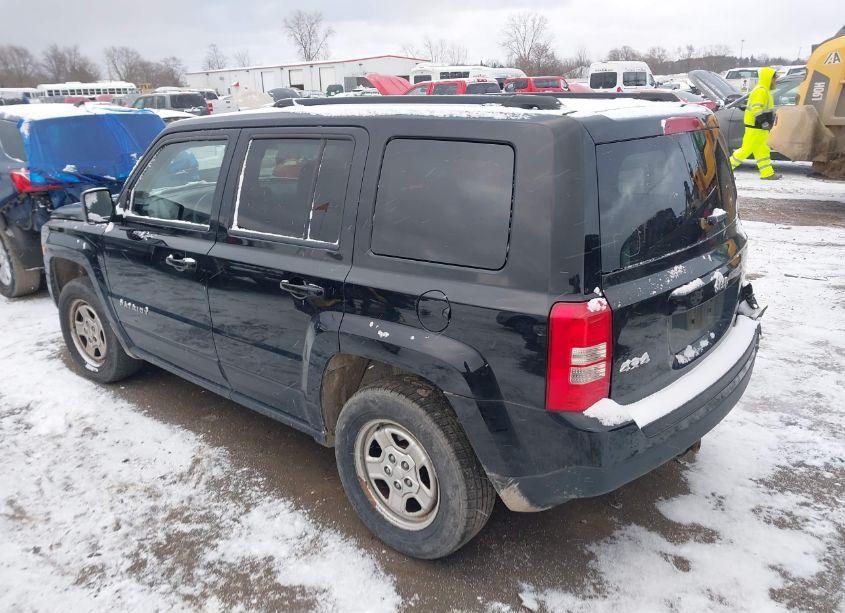 Photo 3 of 2015 Jeep Patriot SPORT (VIN 1C4NJRBB2FD147914)