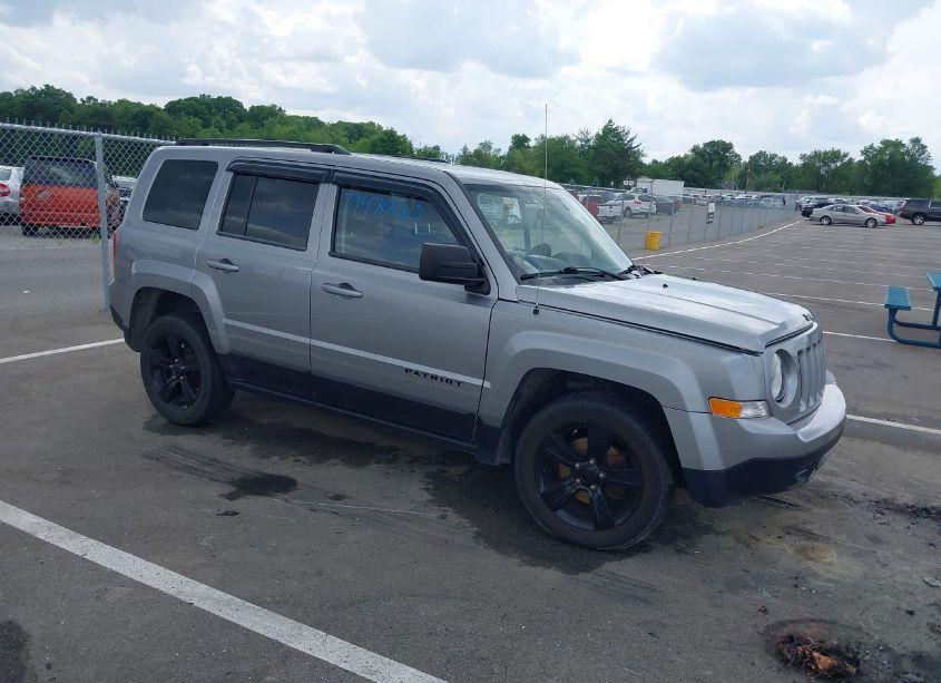 2015 Jeep Patriot ALTITUDE EDITION (VIN 1C4NJRBB2FD354321) main photo