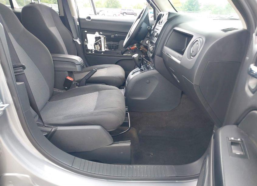 Photo 5 of 2015 Jeep Patriot ALTITUDE EDITION (VIN 1C4NJRBB2FD354321)