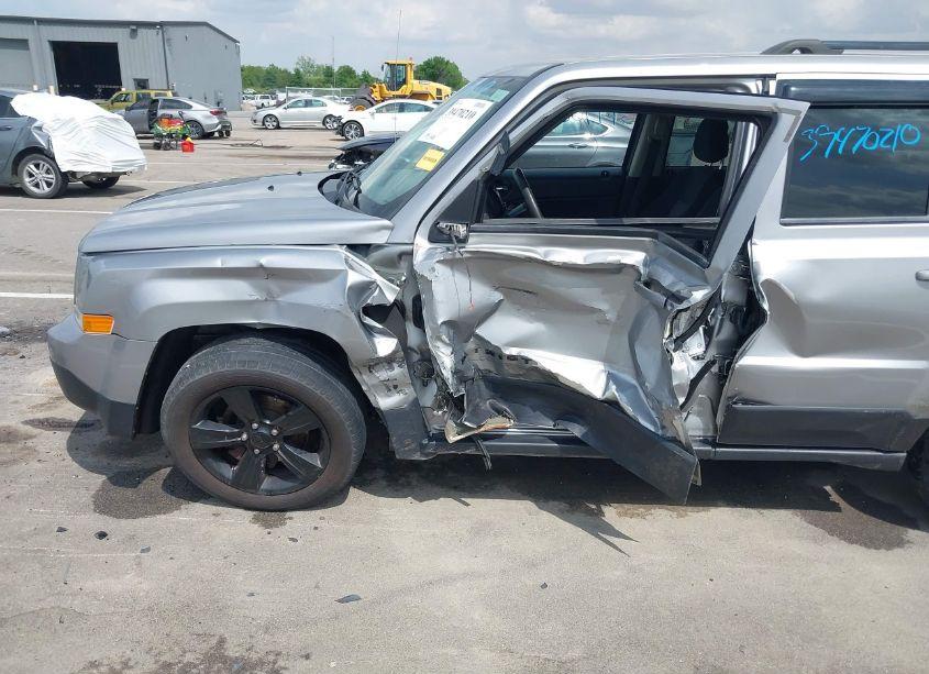 Photo 6 of 2015 Jeep Patriot ALTITUDE EDITION (VIN 1C4NJRBB2FD354321)