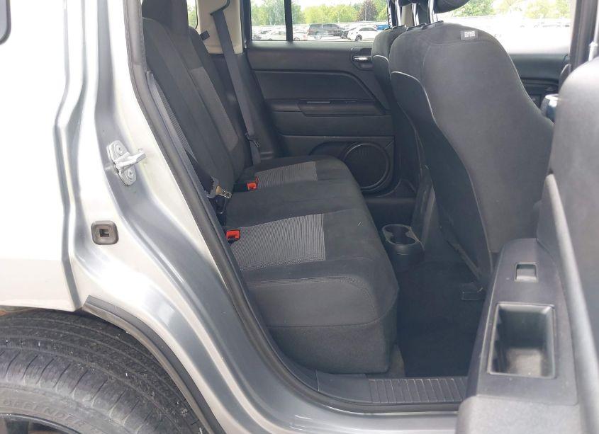 Photo 8 of 2015 Jeep Patriot ALTITUDE EDITION (VIN 1C4NJRBB2FD354321)