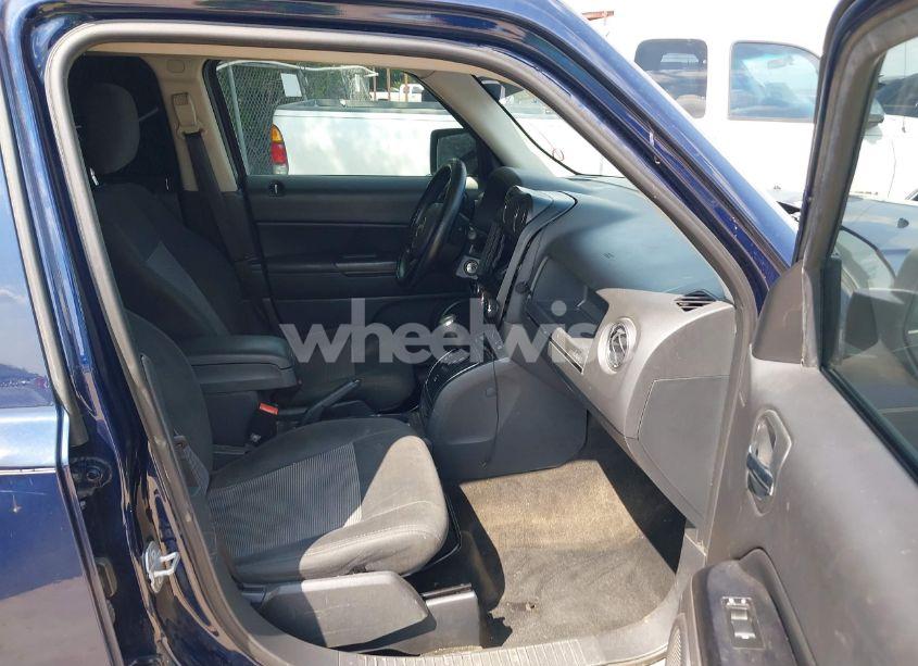 Photo 5 of 2015 Jeep Patriot SPORT (VIN 1C4NJRBB2FD426232)