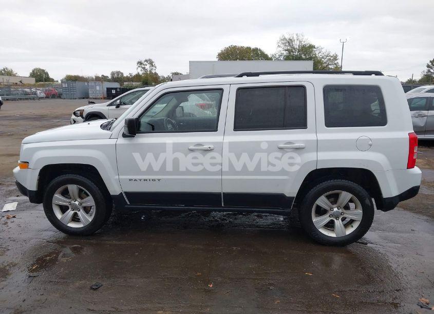 Photo 14 of 2016 Jeep Patriot SPORT (VIN 1C4NJRBB2GD500363)