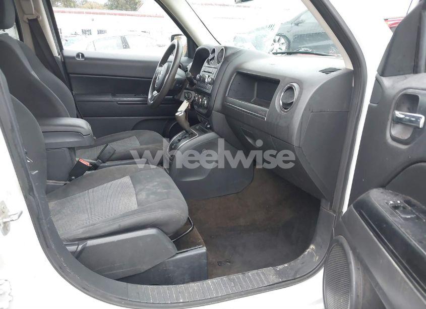 Photo 5 of 2016 Jeep Patriot SPORT (VIN 1C4NJRBB2GD500363)