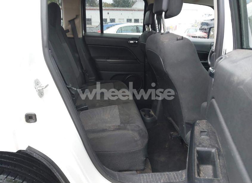 Photo 8 of 2016 Jeep Patriot SPORT (VIN 1C4NJRBB2GD500363)