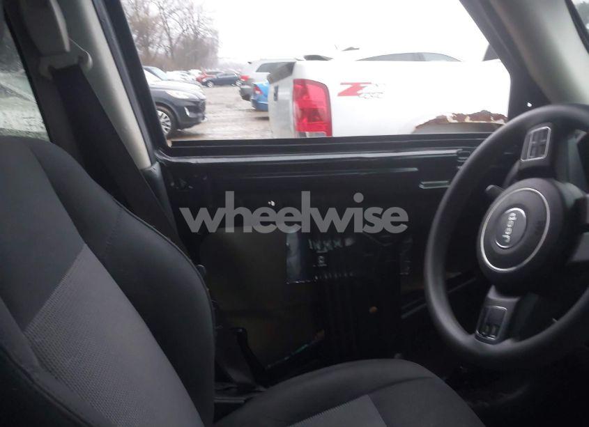 Photo 15 of 2016 Jeep Patriot SPORT (VIN 1C4NJRBB2GD534934)