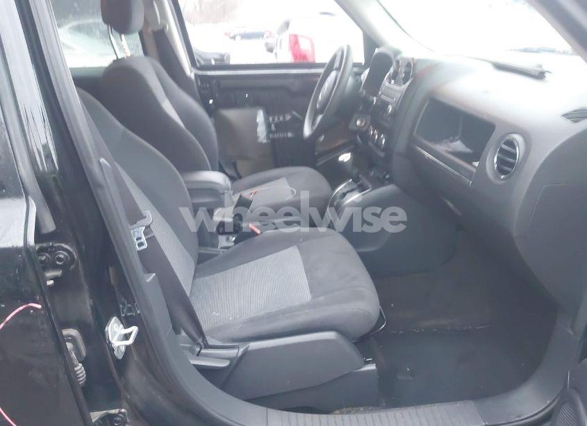 Photo 5 of 2016 Jeep Patriot SPORT (VIN 1C4NJRBB2GD534934)