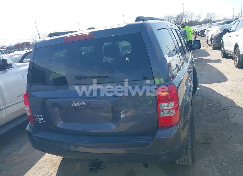 Photo 13 of 2016 Jeep Patriot SPORT (VIN 1C4NJRBB2GD669119)