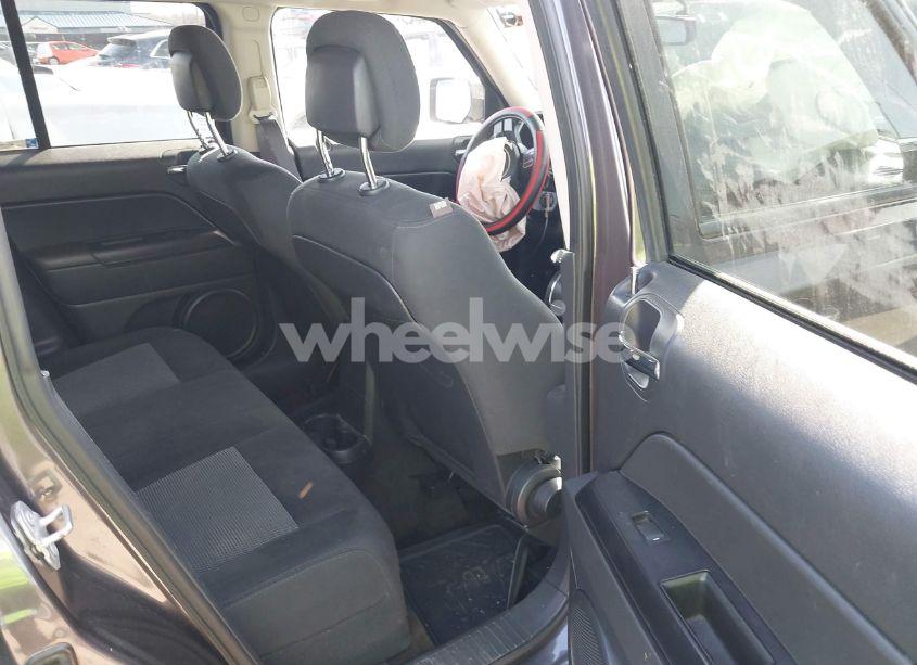 Photo 8 of 2016 Jeep Patriot SPORT (VIN 1C4NJRBB2GD669119)