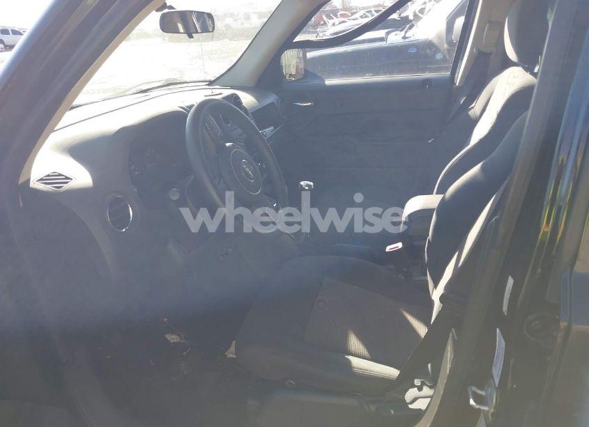 Photo 5 of 2012 Jeep Patriot SPORT (VIN 1C4NJRBB3CD655935)