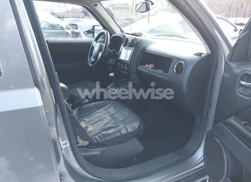 Photo 5 of 2013 Jeep Patriot SPORT (VIN 1C4NJRBB3DD228885)