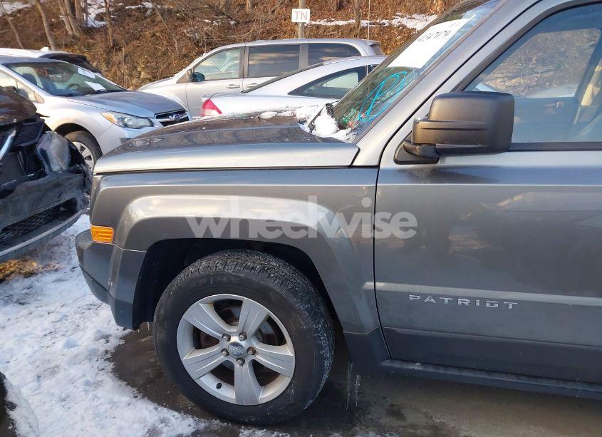Photo 6 of 2013 Jeep Patriot SPORT (VIN 1C4NJRBB3DD228885)