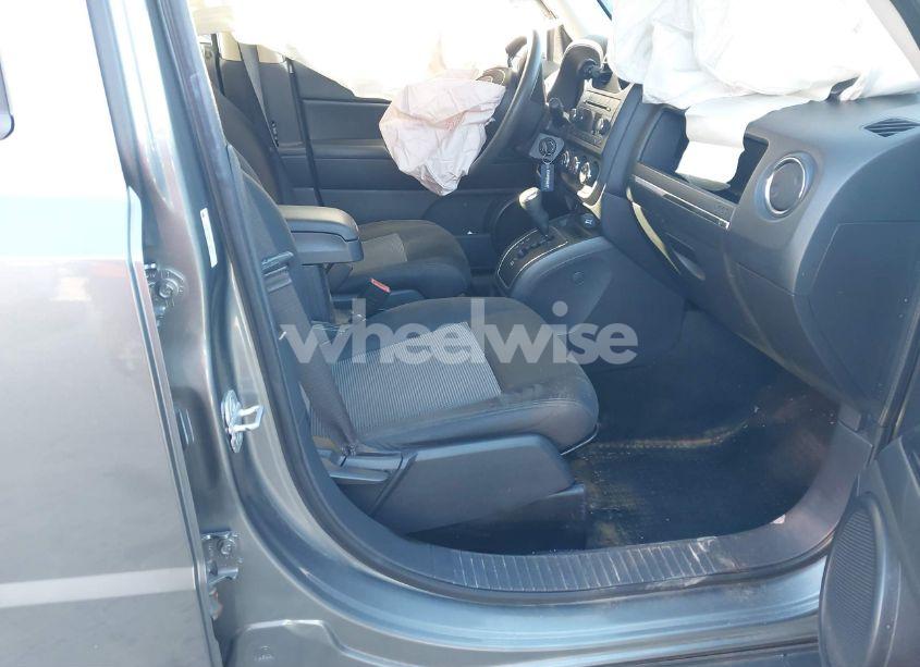 Photo 5 of 2014 Jeep Patriot SPORT (VIN 1C4NJRBB3ED572704)