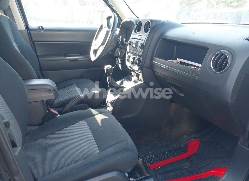 Photo 5 of 2014 Jeep Patriot SPORT (VIN 1C4NJRBB3ED694351)