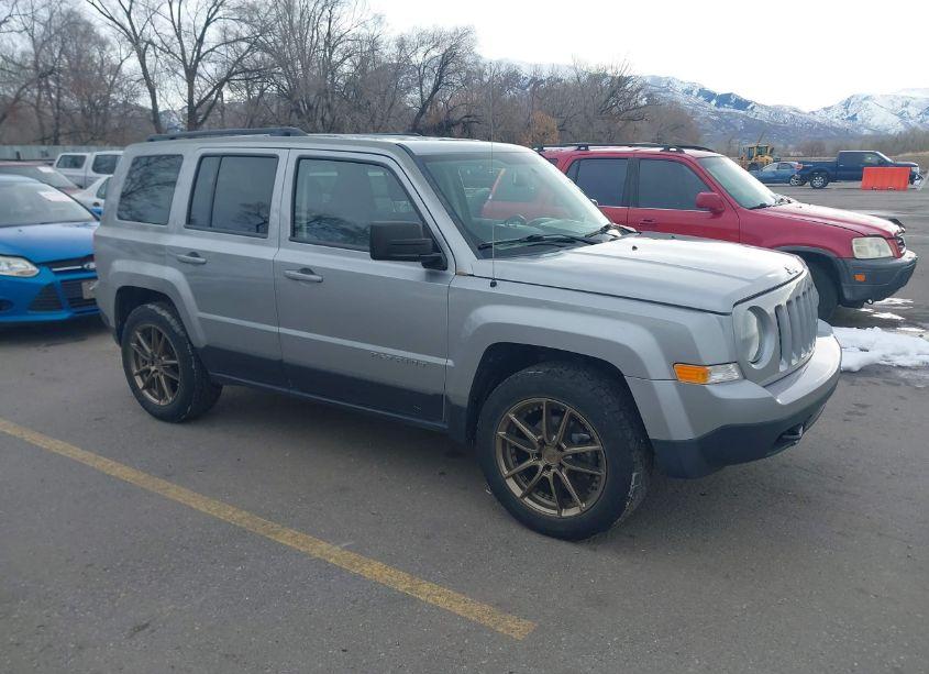 2015 Jeep Patriot SPORT (VIN 1C4NJRBB3FD136050) main photo