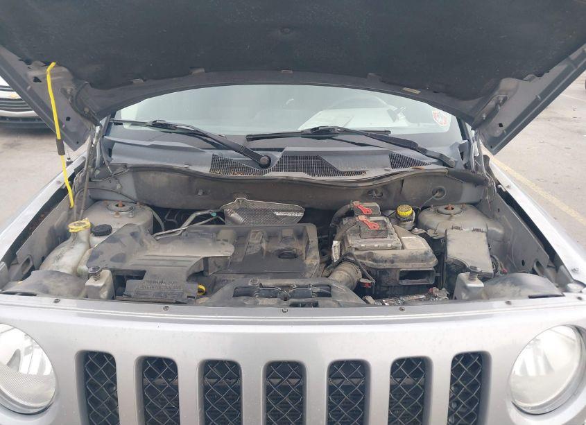 Photo 10 of 2015 Jeep Patriot SPORT (VIN 1C4NJRBB3FD136050)