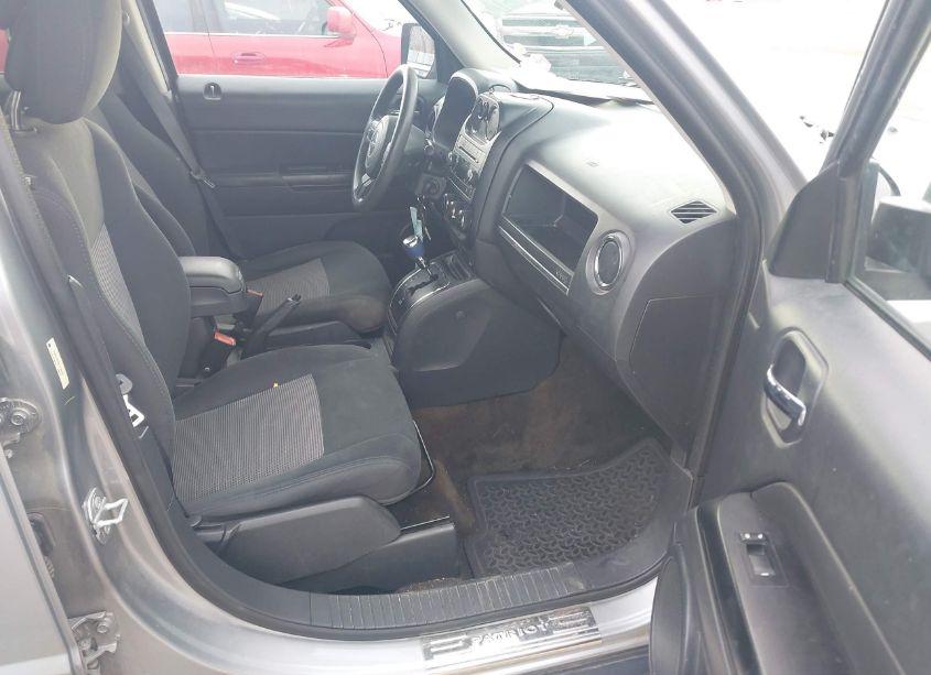 Photo 5 of 2015 Jeep Patriot SPORT (VIN 1C4NJRBB3FD136050)