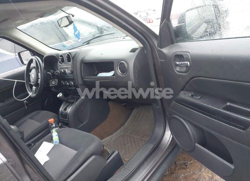 Photo 5 of 2016 Jeep Patriot SPORT (VIN 1C4NJRBB3GD552049)