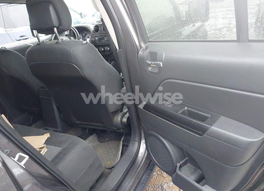 Photo 8 of 2016 Jeep Patriot SPORT (VIN 1C4NJRBB3GD552049)