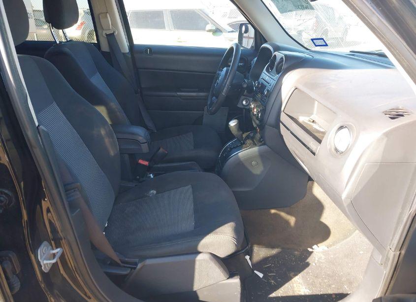 Photo 5 of 2017 Jeep Patriot SPORT 4X4 (VIN 1C4NJRBB3HD197000)