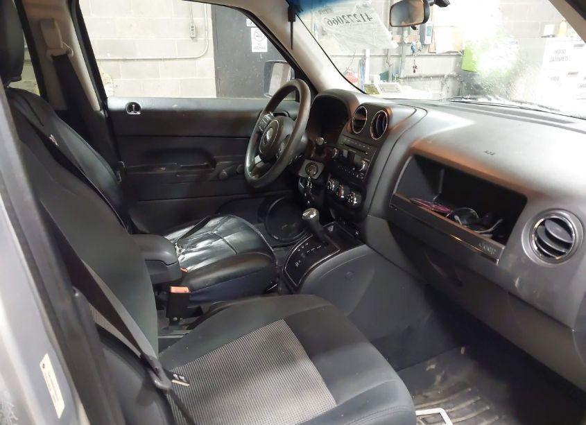 Photo 5 of 2012 Jeep Patriot SPORT (VIN 1C4NJRBB4CD505347)