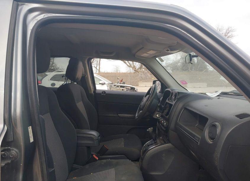 Photo 5 of 2012 Jeep Patriot SPORT (VIN 1C4NJRBB4CD537831)