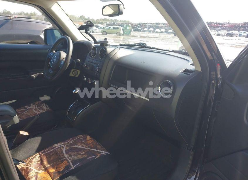 Photo 5 of 2012 Jeep Patriot SPORT (VIN 1C4NJRBB4CD589198)