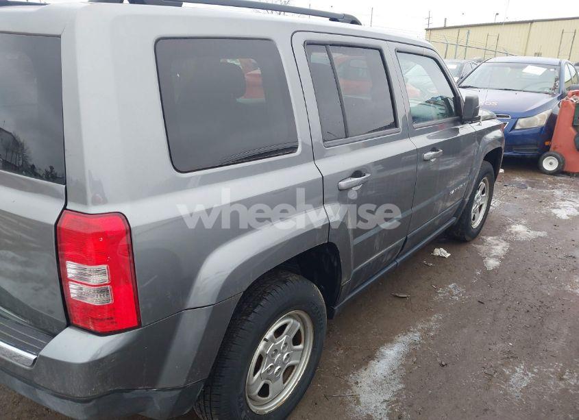 Photo 4 of 2013 Jeep Patriot SPORT (VIN 1C4NJRBB4DD271373)